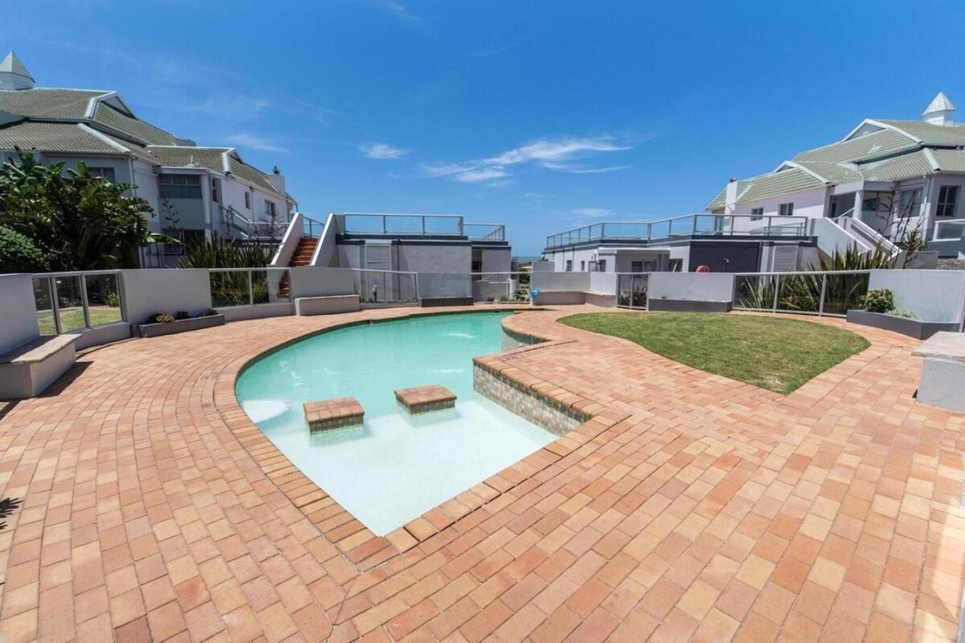 Luxury On The Beach Port Elizabeth Exterior foto